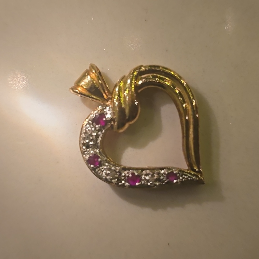 Vintage gold heat pendant